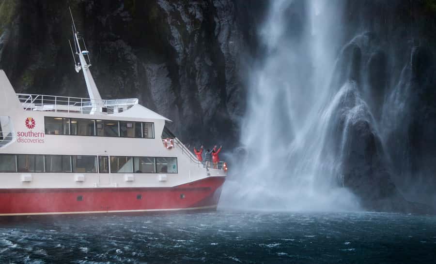 Queenstown: Milford Sound Flight and Cruise - The flight back to Queenstown