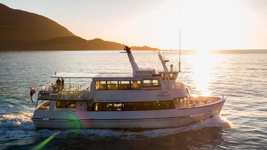 Queenstown: Milford Sound Small-Group Tour w Cruise & Lunch - Te Anau gives you a useful first break