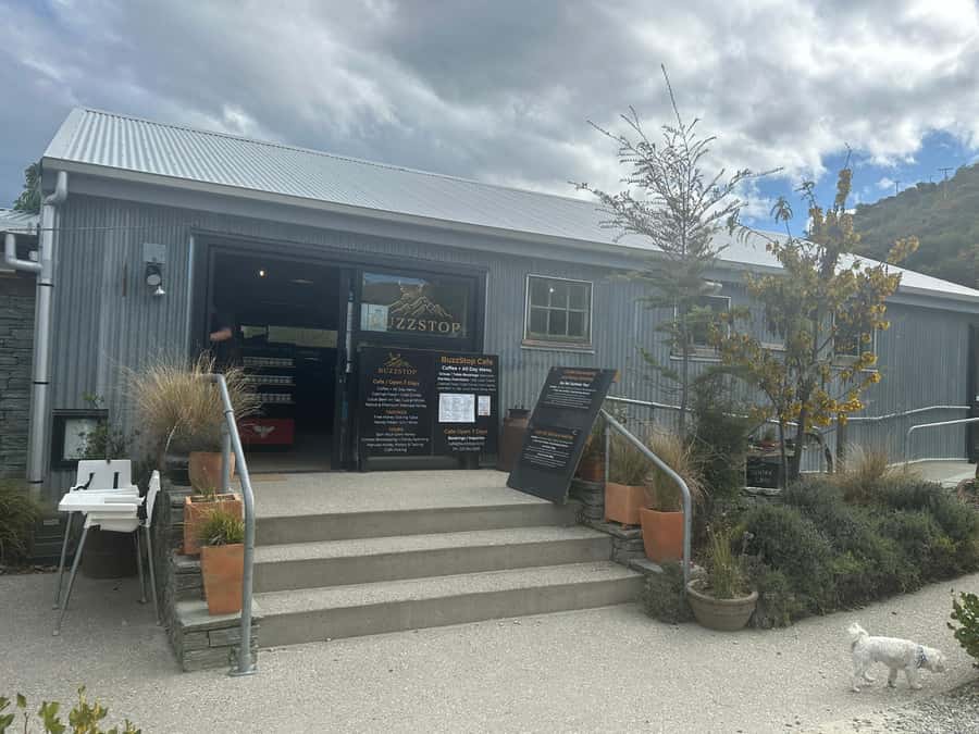 Queenstown More Than A Wine Tour (Private) - Wine, gin, whiskey, and beer in one day
