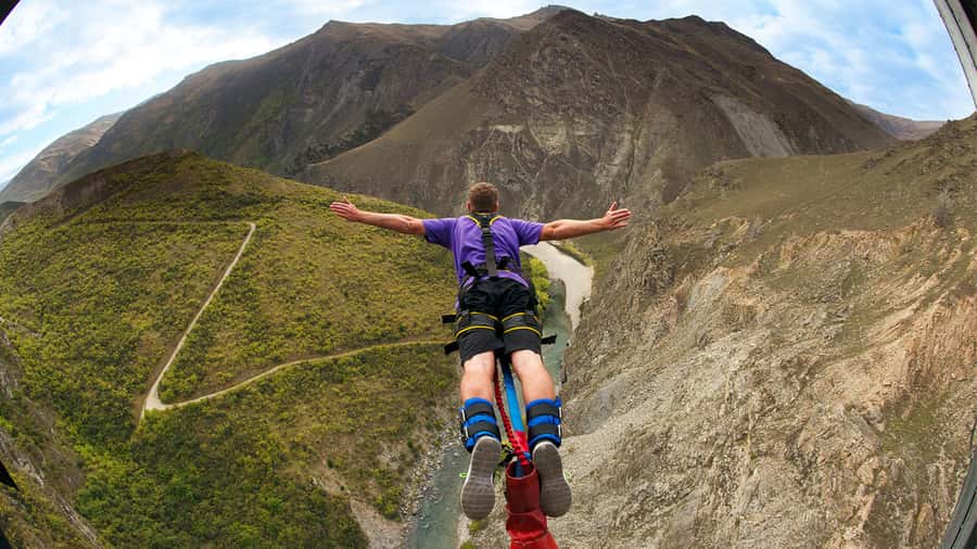 Queenstown: Nevis Bungy - Australasia's Biggest Bungy! - The 134-metre view from the jump pod