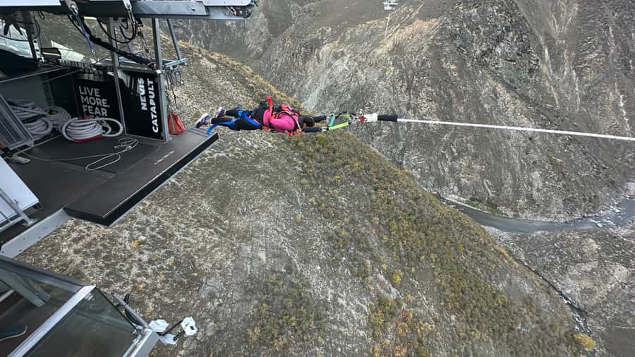 Queenstown: Nevis Catapult - World's Biggest! - The safety briefing matters more than the scenery
