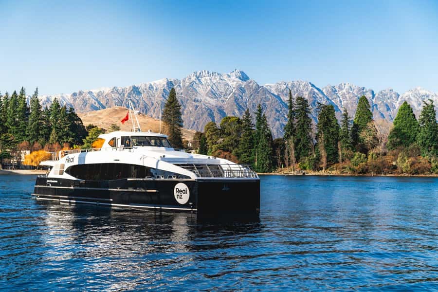 Queenstown: Queenstown Lake Cruise and Walter Peak Farm Tour - Arriving at Walter Peak High Country Farm