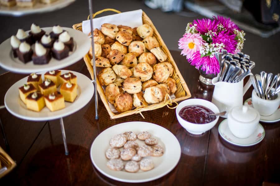 Queenstown: Queenstown Lake Cruise and Walter Peak Farm Tour - Afternoon tea in a country setting