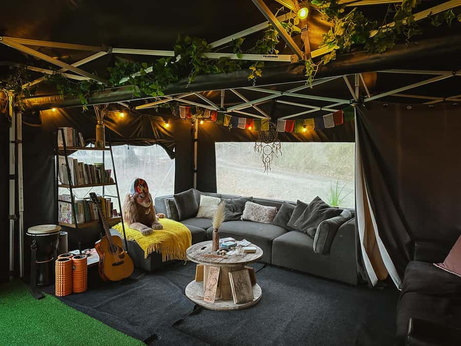 Queenstown: Riverside Sauna and Cold Plunge Experience - Warming up beside the fire pit