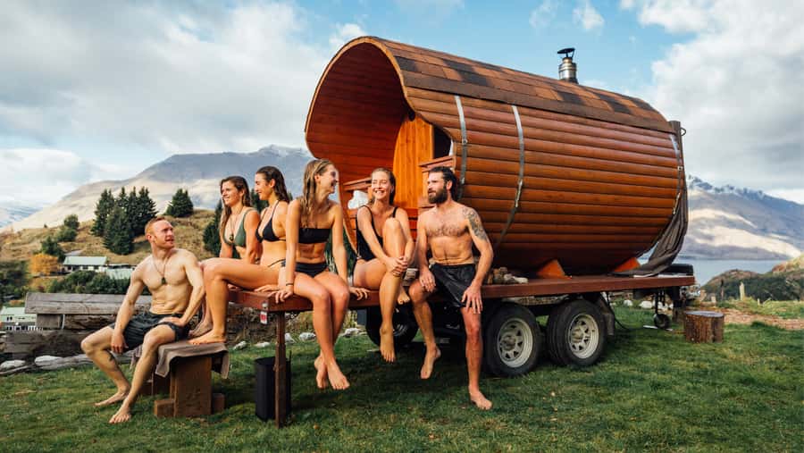 Queenstown: Riverside Sauna and Cold Plunge Experience - What happens during the 75-minute session