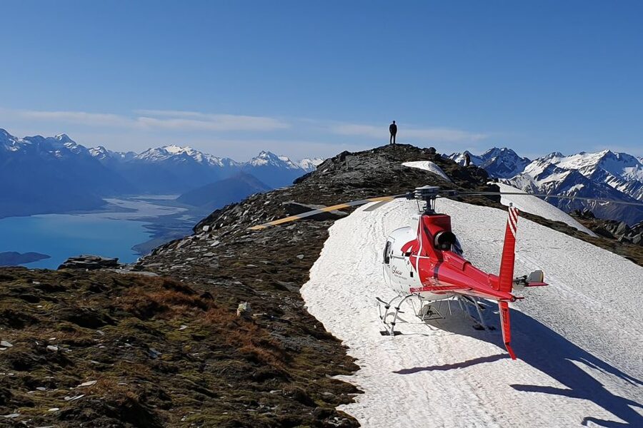 Queenstown: Scenic Alpine Heli-Flight - The mountain landing and time for photographs