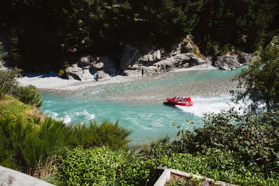 Queenstown: Scenic Highlights, Tour with Wine & Lake Cruise - Lake Hayes and the return to Queenstown