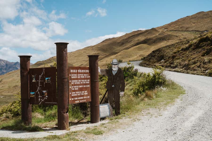 Queenstown: Skippers Canyon Goldrush Highlights Tour - Leaving Queenstown through Blow Ho Gully