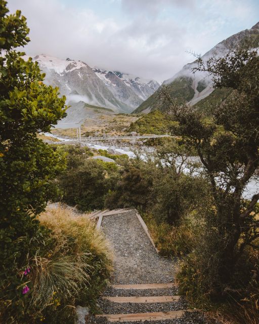 Queenstown: Small Group Mt Cook Day Tour - The guide can make or break a long road day