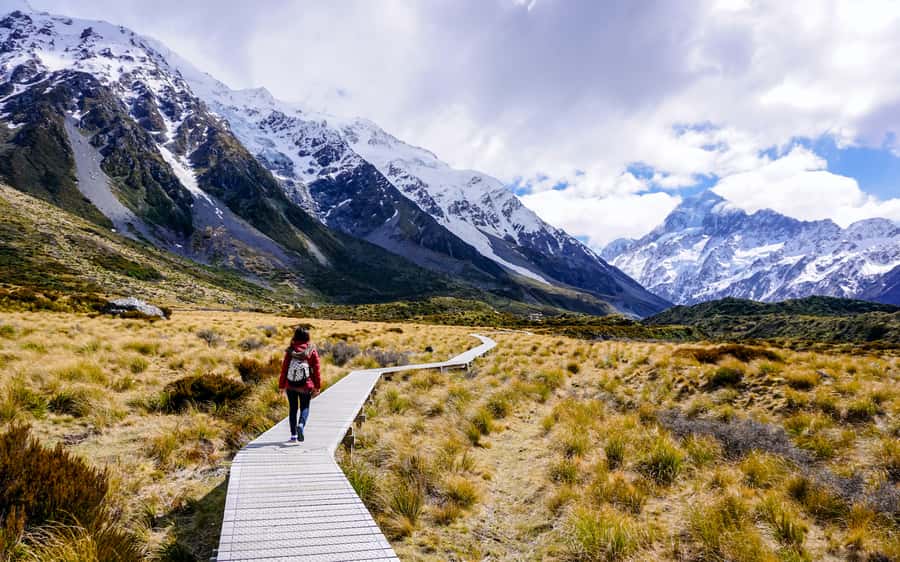 Queenstown: Small Group Mt Cook Day Tour - Cromwell and the first change of scenery