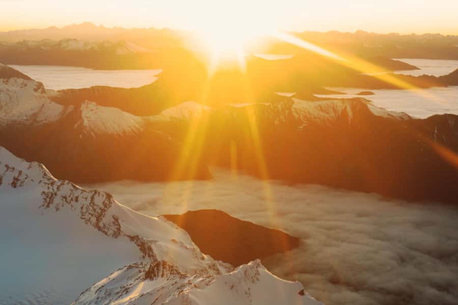 Queenstown: Sunrise Glacier Scenic Flight - From Queenstown Airport to Mt. Aspiring