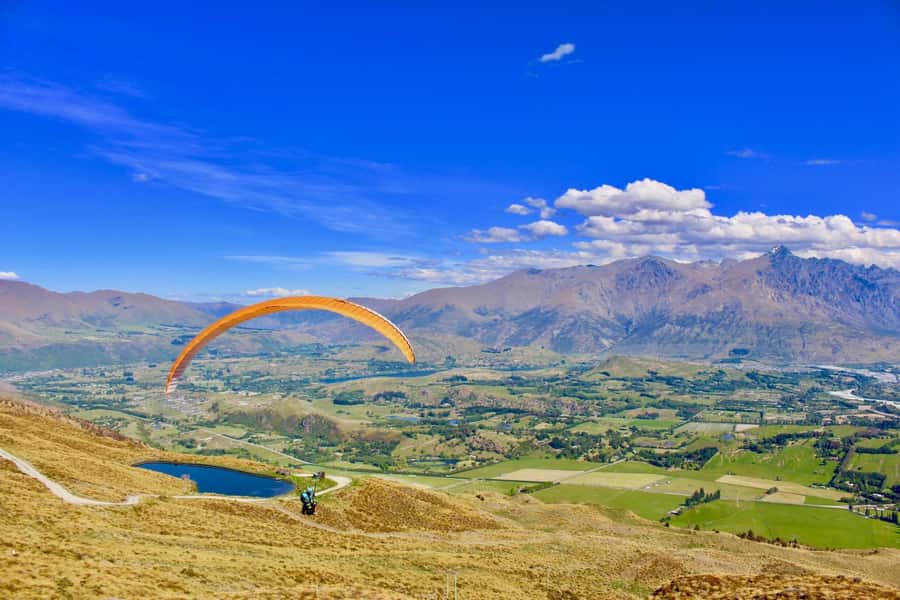 Queenstown: Tandem Paragliding Experience - The 20-minute ride to Coronet Peak