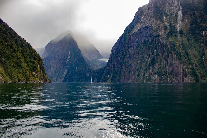Queenstown to Te Anau via Milford Sound inc Cruise & Lunch - Five things to know before you book
