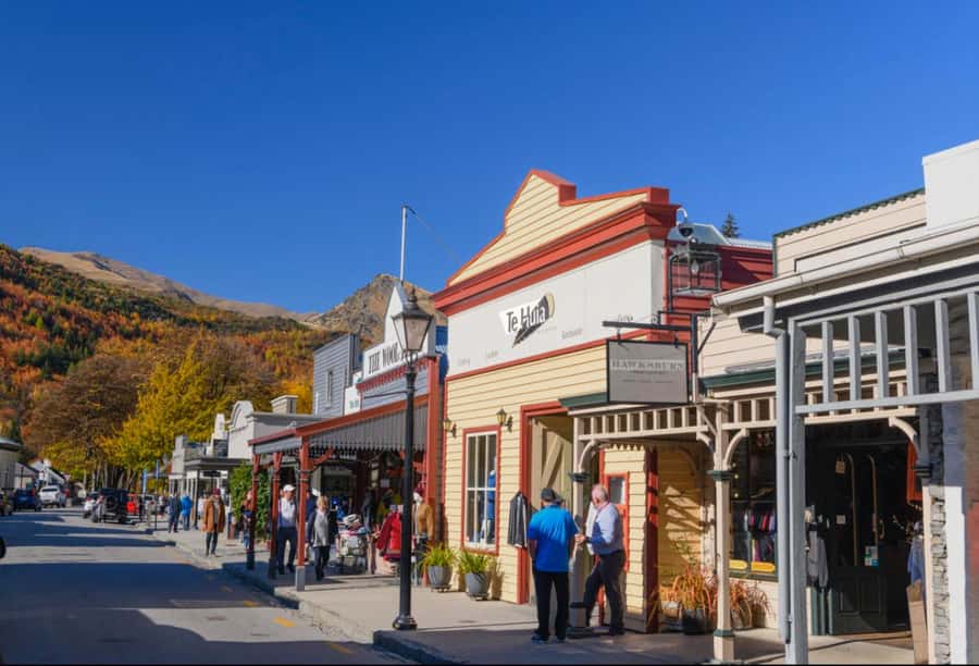Queenstown: Wanaka & Arrowtown Guided Private Day Tour - The Crown Range road is the scenic centerpiece