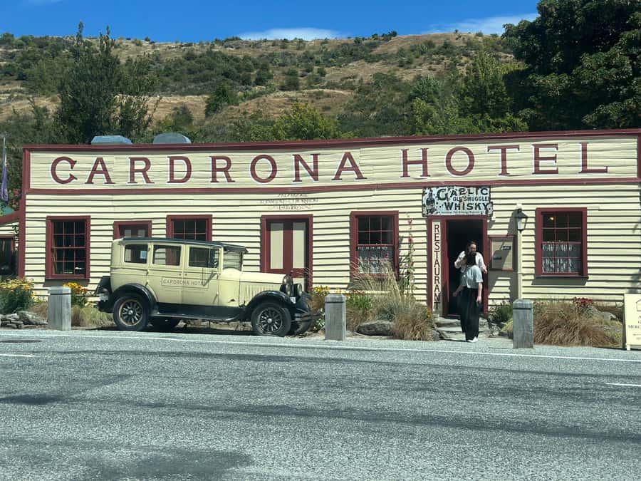 Queenstown: Wanaka & Arrowtown Guided Private Day Tour - Practical advice before you go