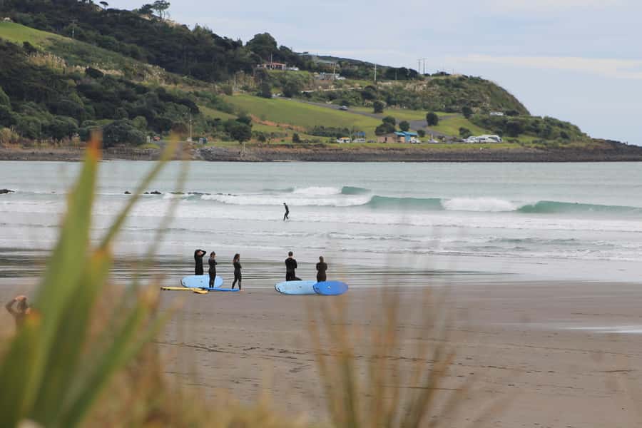 Raglan: Group Surf Lesson - Key points to know before you book