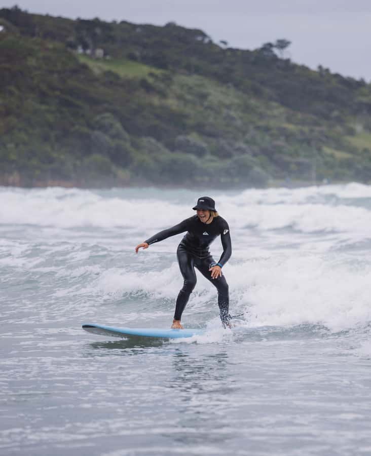 Raglan: Group Surf Lesson - Learning the basics before entering the water