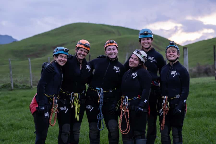 Raglan: Sunset Canyoning Tour and Glowworm Experience - Abseiling and scrambling as daylight fades