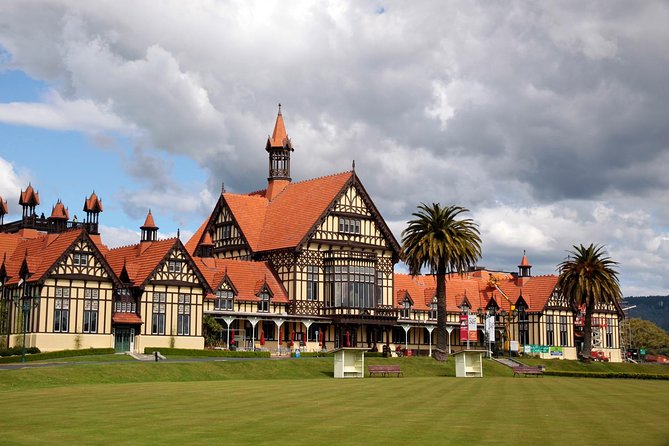 Rotorua and Waitomo - Rotorua brings geothermal power close