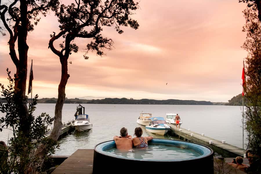 Rotorua: Evening Starlight Gourmet Kayak Tour with dinner - Who will enjoy this Rotorua outing?