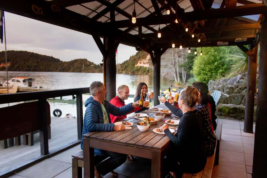 Rotorua: Evening Starlight Gourmet Kayak Tour with dinner - The paddle takes real effort