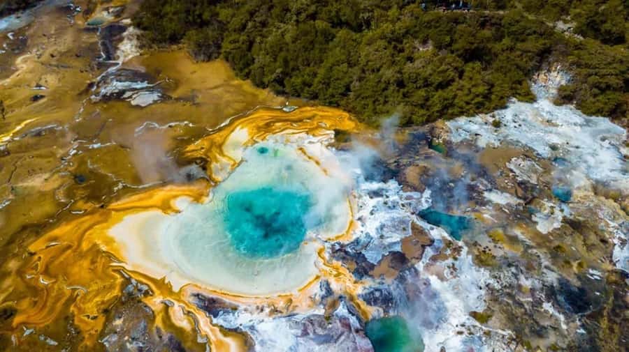 Rotorua: Floatplane Flight with Orakei Korako Landing - Mount Tarawera and the scar of 1886