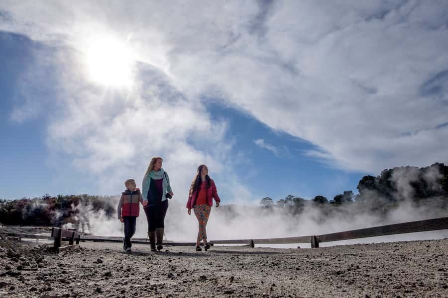 Rotorua: Hell's Gate Geothermal Walk - A guide adds the missing story