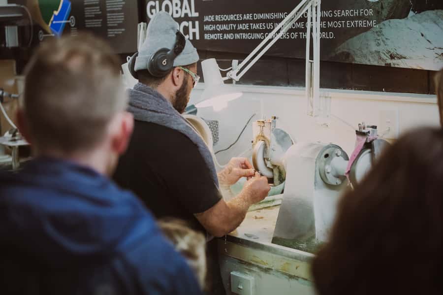 Rotorua: Jade Carving Experience at a Local Studio - The opening talk: pounamu, greenstone, and Māori meaning