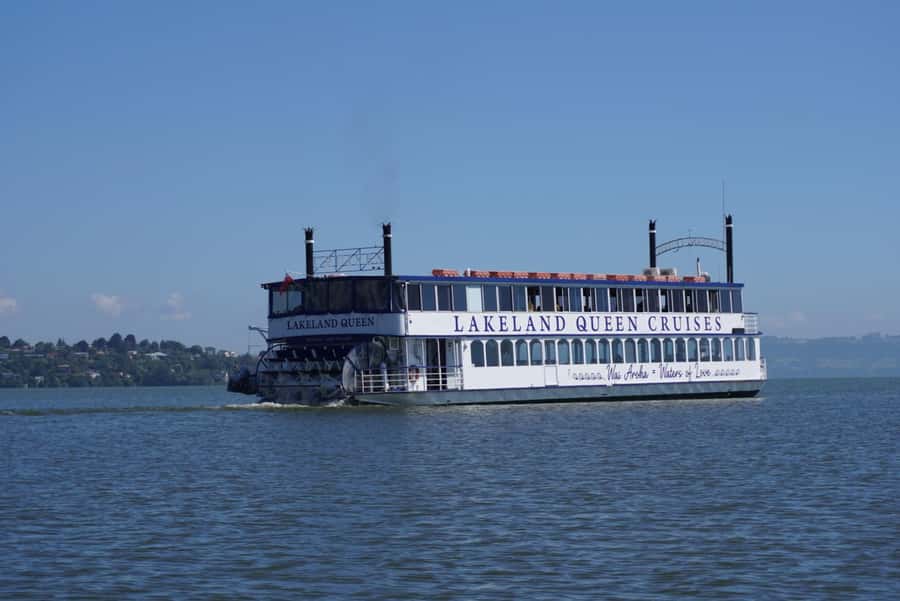 Rotorua: Lake Rotorua Cruise with Buffet Dining Option - Setting out across Lake Rotorua