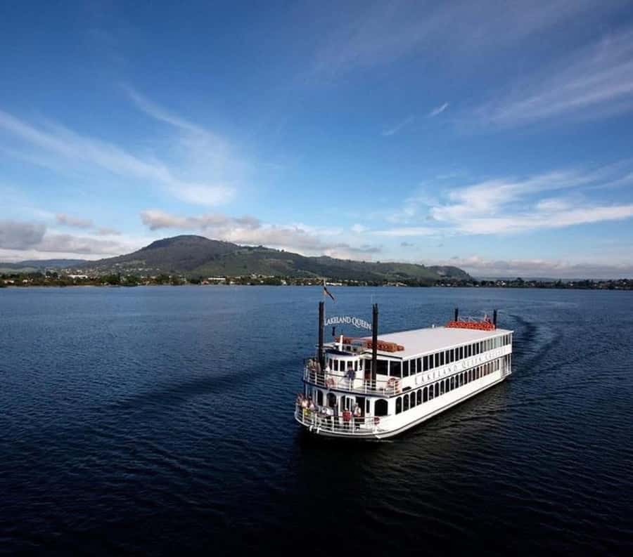 Rotorua: Lake Rotorua Cruise with Buffet Dining Option - Should you book the Lake Rotorua cruise?