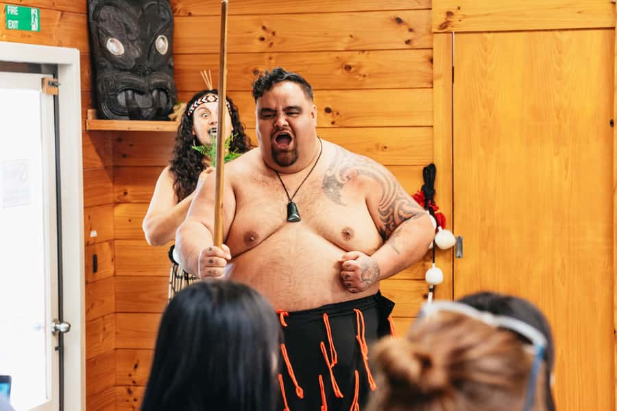 Rotorua: Māori Cultural Performance with Dancing - Poi dance and stick games