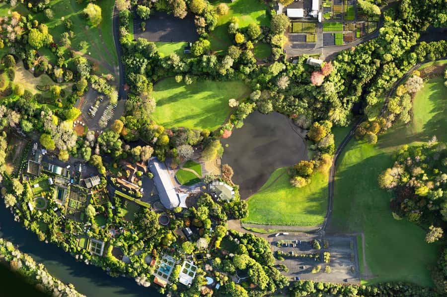 Rotorua: to Auckland via WaiOTapu, Taupo & Hamilton Gardens - Why this one-way journey makes sense