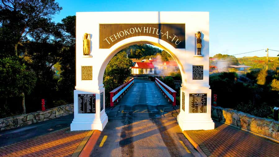 Rotorua: Whakarewarewa Village Guided Tour - Why Whakarewarewa feels different from a standard geothermal stop