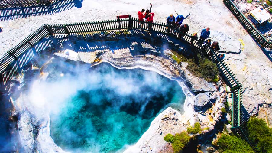 Rotorua: Whakarewarewa Village Guided Tour - Geothermal cooking, bathing, and heating