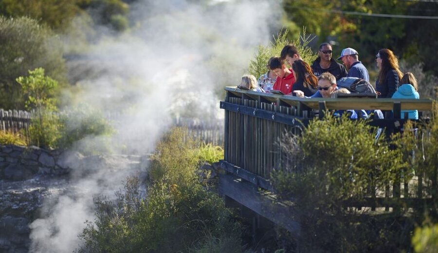 Rotorua: Whakarewarewa Village Guided Tour - Pōhutu geyser and the best viewing points