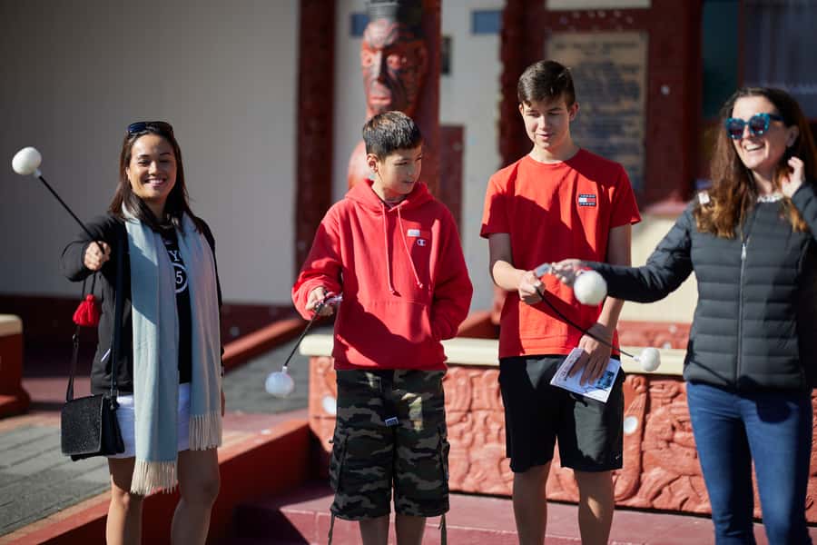 Rotorua: Whakarewarewa Village Guided Tour - What the one-hour schedule feels like