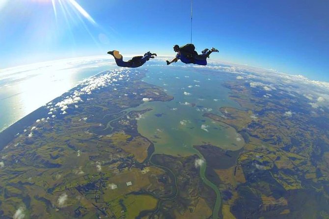 Skydive Auckland - Why Parakai Makes Sense for a Skydiving Day
