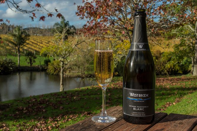 Small-Group Kumeu Wine Country Tour with Wine Tastings & Lunch - Coopers Creek and a broader New Zealand pour