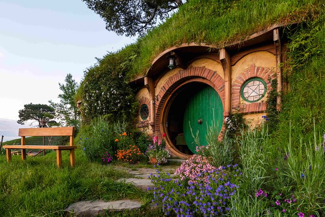 Small Group Luxury Hobbiton Tour incl. Lunch From Auckland - Walking into Hobbiton Movie Set