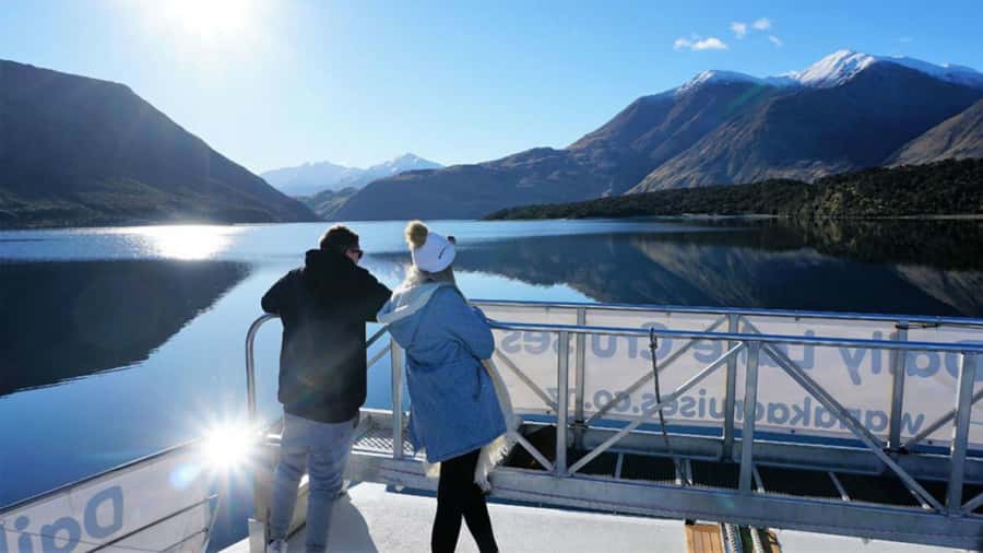Stevensons Island 2-Hour Cruise and Nature Walk - The first 40 minutes: Lake Wanaka from the water