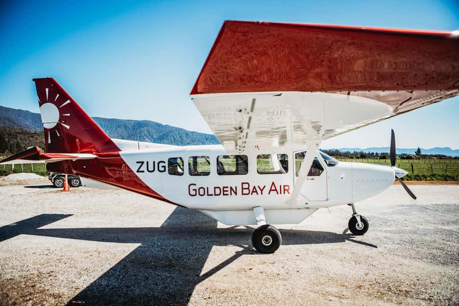 Takaka: Farewell Spit/Abel Tasman Scenic Flight - Returning to Takaka with commentary in your ears