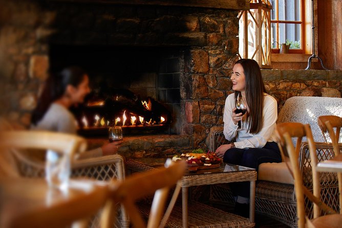 Taste of Waiheke Food and Wine Tour - Batch Winery: lunch with a wine-country setting