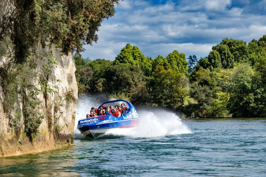Taupō: Huka Falls 30-Minute Jet Boat Experience - The first run along the Waikato River