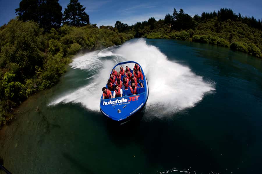 Taupō: Huka Falls 30-Minute Jet Boat Experience - The guides make a real difference