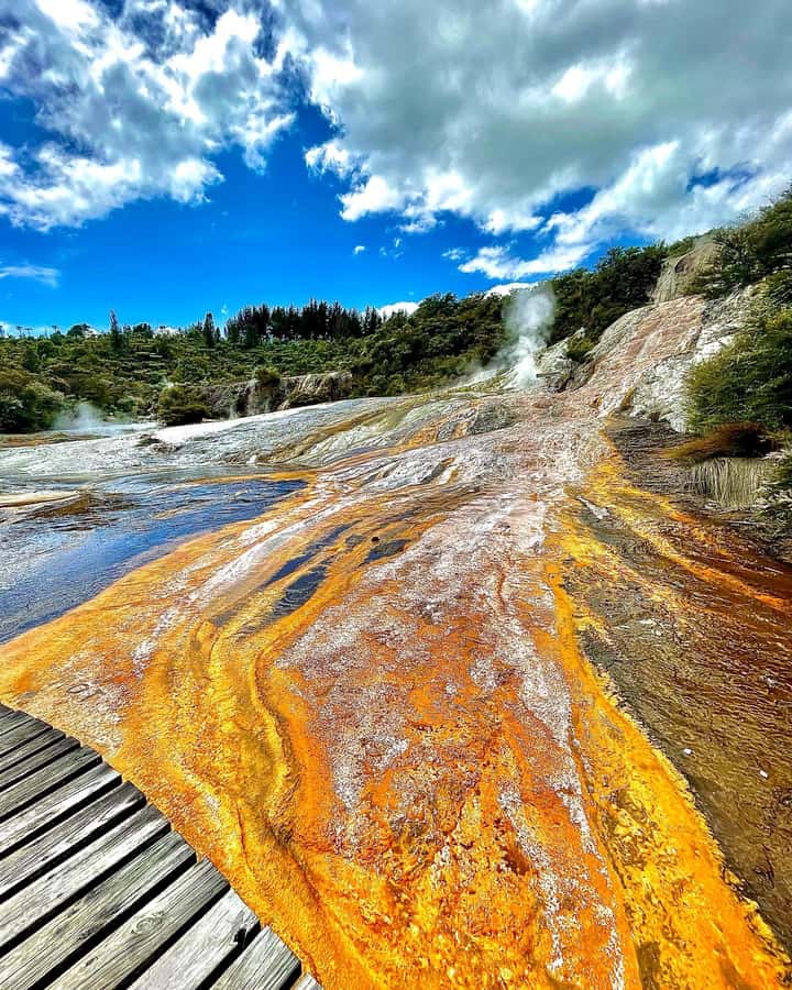 Taupo: Orakei Korako Geothermal Park and Cave Entry Ticket - The geysers and changing geothermal activity