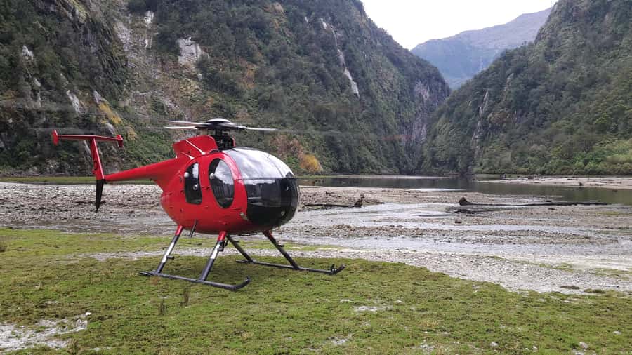 Te Anau: Hidden Lakes and Mountains - Key points to know before you fly