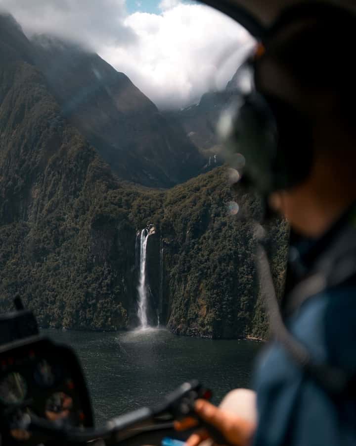 Te Anau: Milford Sound Scenic Flight with Lakeside Landing - Why this flight is different from a standard Milford Sound visit