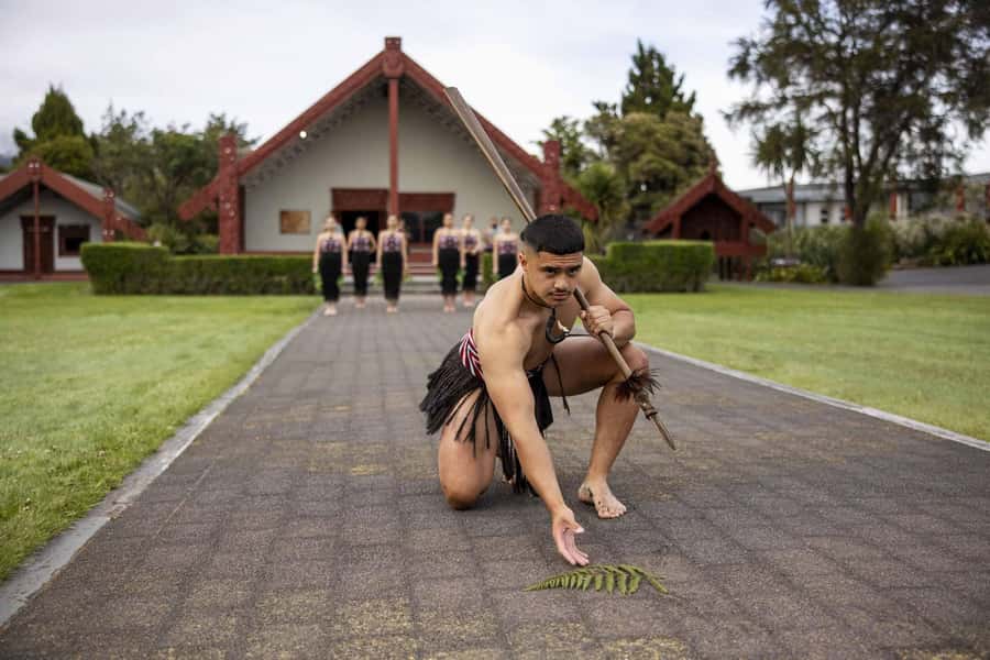 Te Puia: Te Rā Guided Day Tour + Haka Cultural Performance - Walking through the geothermal valley