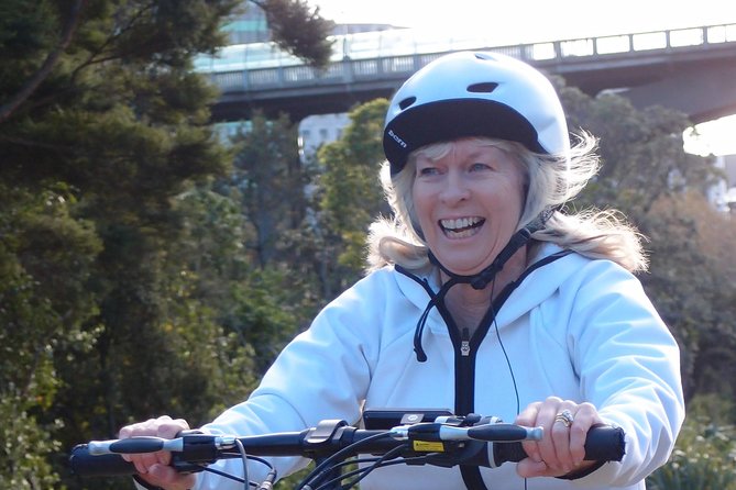 The Classic: our most popular electric bike tour of Auckland's Highlights - Auckland Museum and the City’s Past