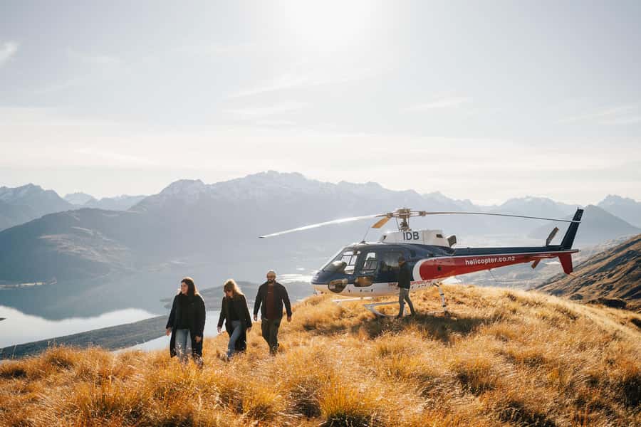 The Grand Circle 35-Minute Helicopter Tour & Alpine Landing - Final 10 minutes: the return view across Lake Wakatipu
